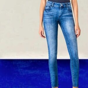 DL1961 ‘Florence Mid-Rise Instasculpt Skinny Jeans’ in “Bates” Size 30